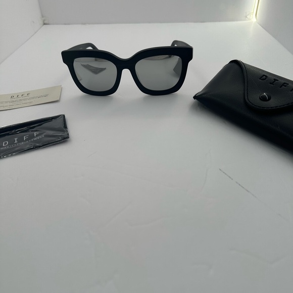 DIFF Black Square Sunglasses with Gray Lenses, Case included main image 5
